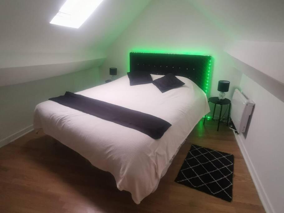 Smart House Airport Cdg, Asterix Apartment Louvres